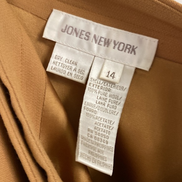 Jones New York Tan skirt size 14 - Picture 2 of 5
